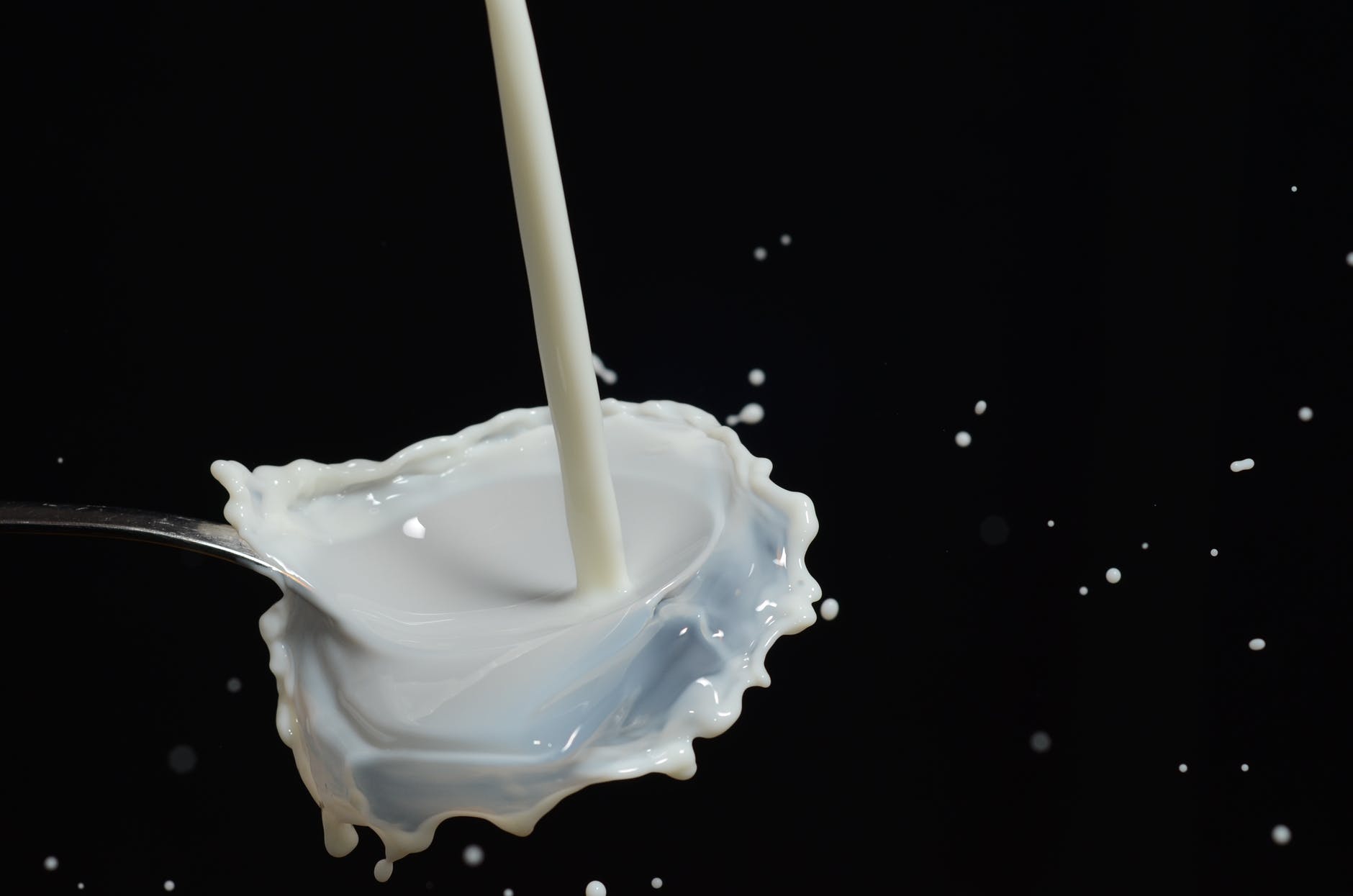 drip-milk-pour-liquid-66917.jpeg
