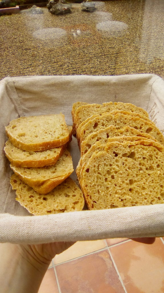 PAIN 100% PETIT ÉPEAUTRE – L'AMOUR SE MANGE